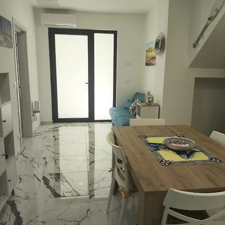 Camurria House